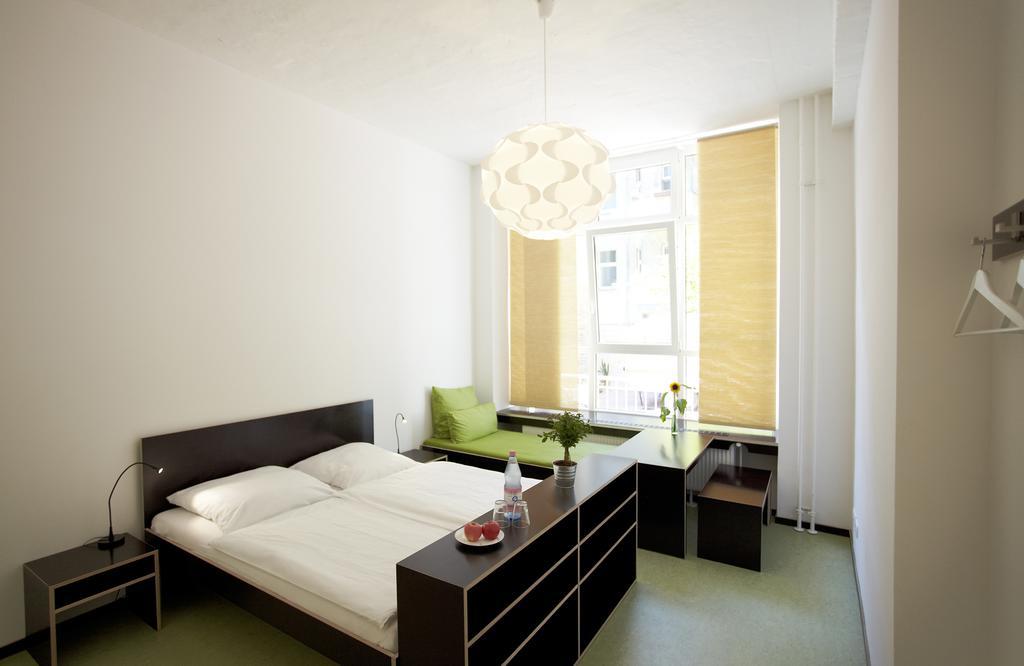 Huettenpalast 2*